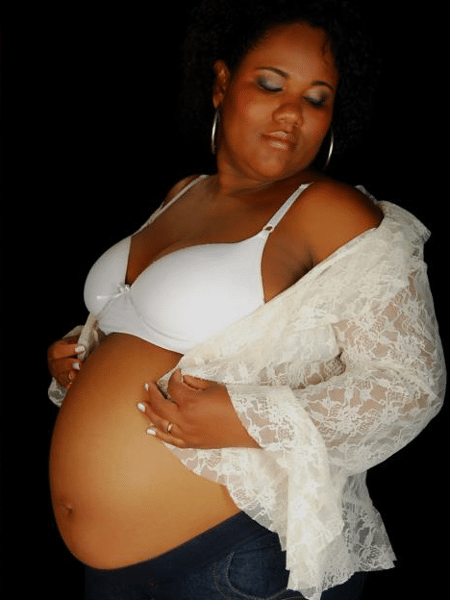 A professora Samira Mariano Galarza Torres, em foto durante a gravidez - Arquivo pessoal