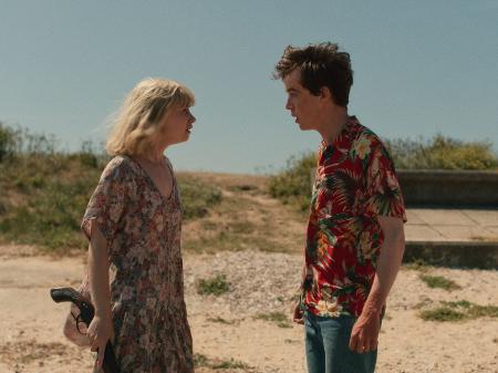 James (Alex Lawther) e Alyssa (Jessica Barden) em cena de "The End of the F***ing World" - Divulgação/Netflix