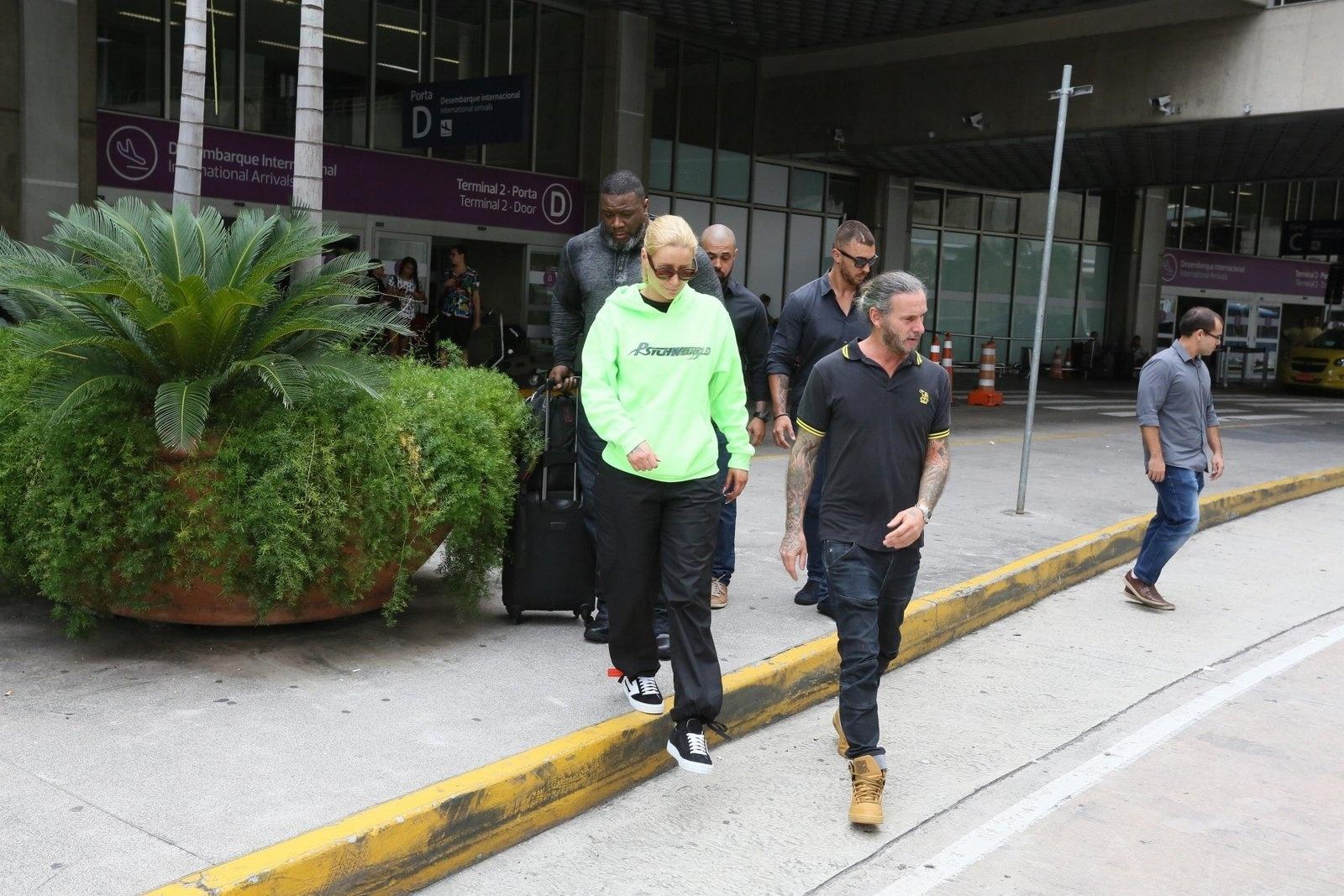 A cantora Iggy Azalea desembarcou nesta quinta-feira (27) no Aeroporto Internacional do Rio de Janeiro - Ag News
