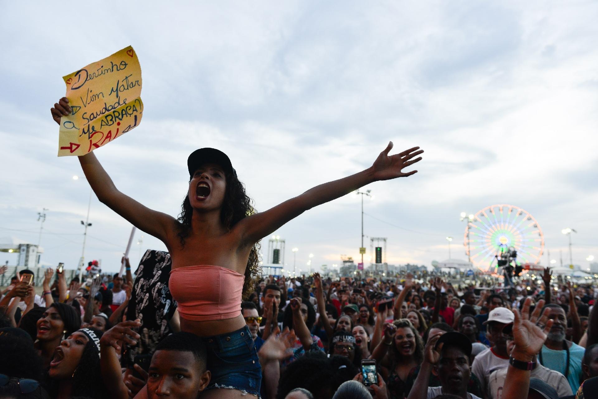 Público se diverte no segundo dia do Festival Virada Salvador 2019 - João Alvarez/UOL