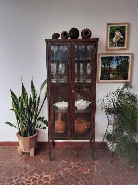 Armários de farmácia - Armários restaurados por André Perillo (2) - Arquivo pessoal - Arquivo pessoal