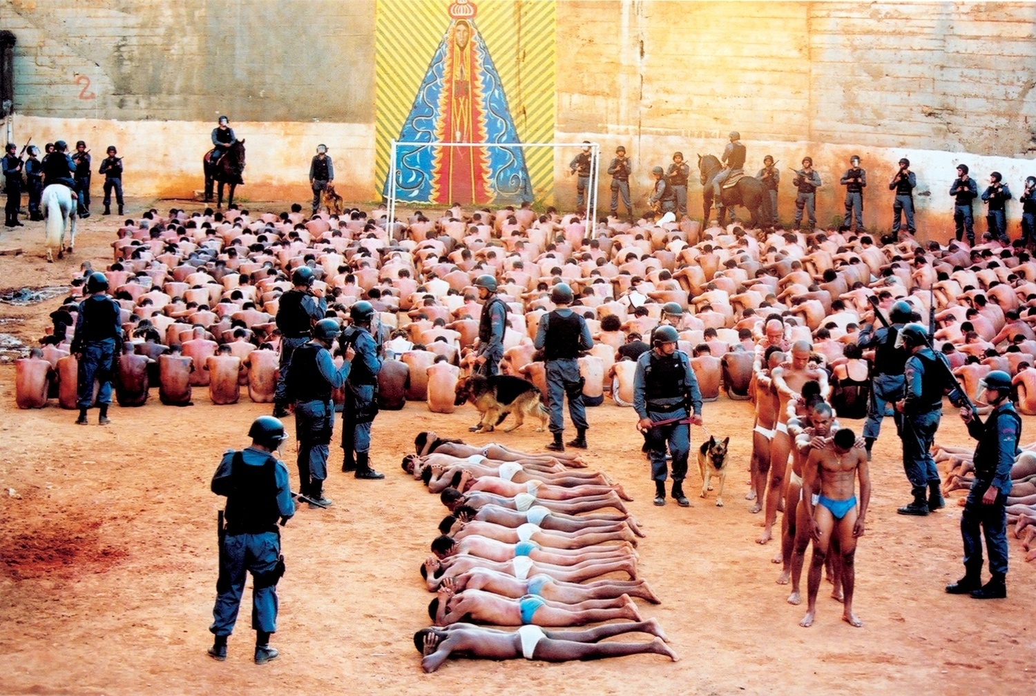 Em homenagem a Hector Babenco, o festival exibe "Carandiru" (2003) no dia 30 de julho, às 21h, na Cinemateca, e dia 2 de agosto, às 17h, no Cine Olido. A programação em sua homenagem traz ainda "Lúcio Flávio, o Passageiro da Agonia", "Pixote, a Lei do Mais Fraco", "O Beijo da Mulher-Aranha", "Coração Iluminado" e "O Passado". - Divulgação