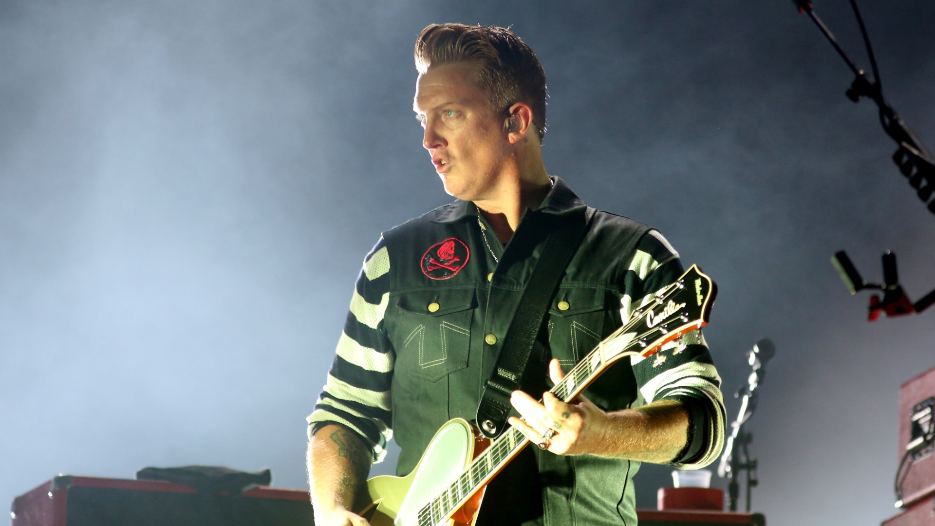 24.set.2015 - Queens of the Stone Age se apresenta no palco Mundo no quarto dia do Rock in Rio 2015 - Fernando Maia/UOL