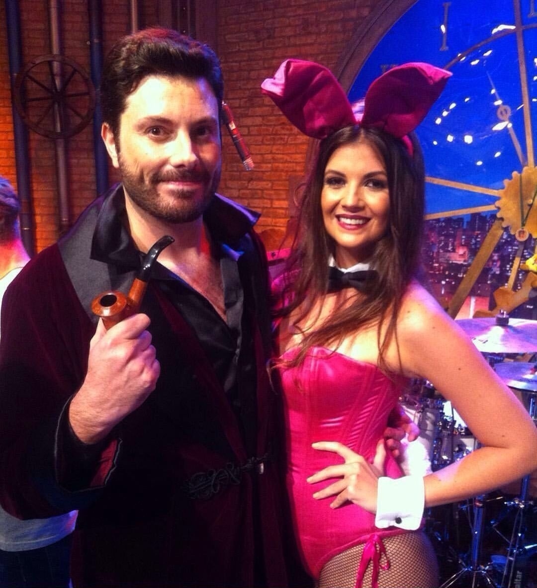 Luana Benetton, nova coelhinha da "Playboy", com o apresentador Danilo Gentili - Arquivo pessoal