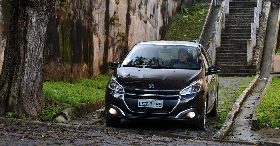 Peugeot 208 Allure Pure Tech 1.2 - Murilo Góes/UOL