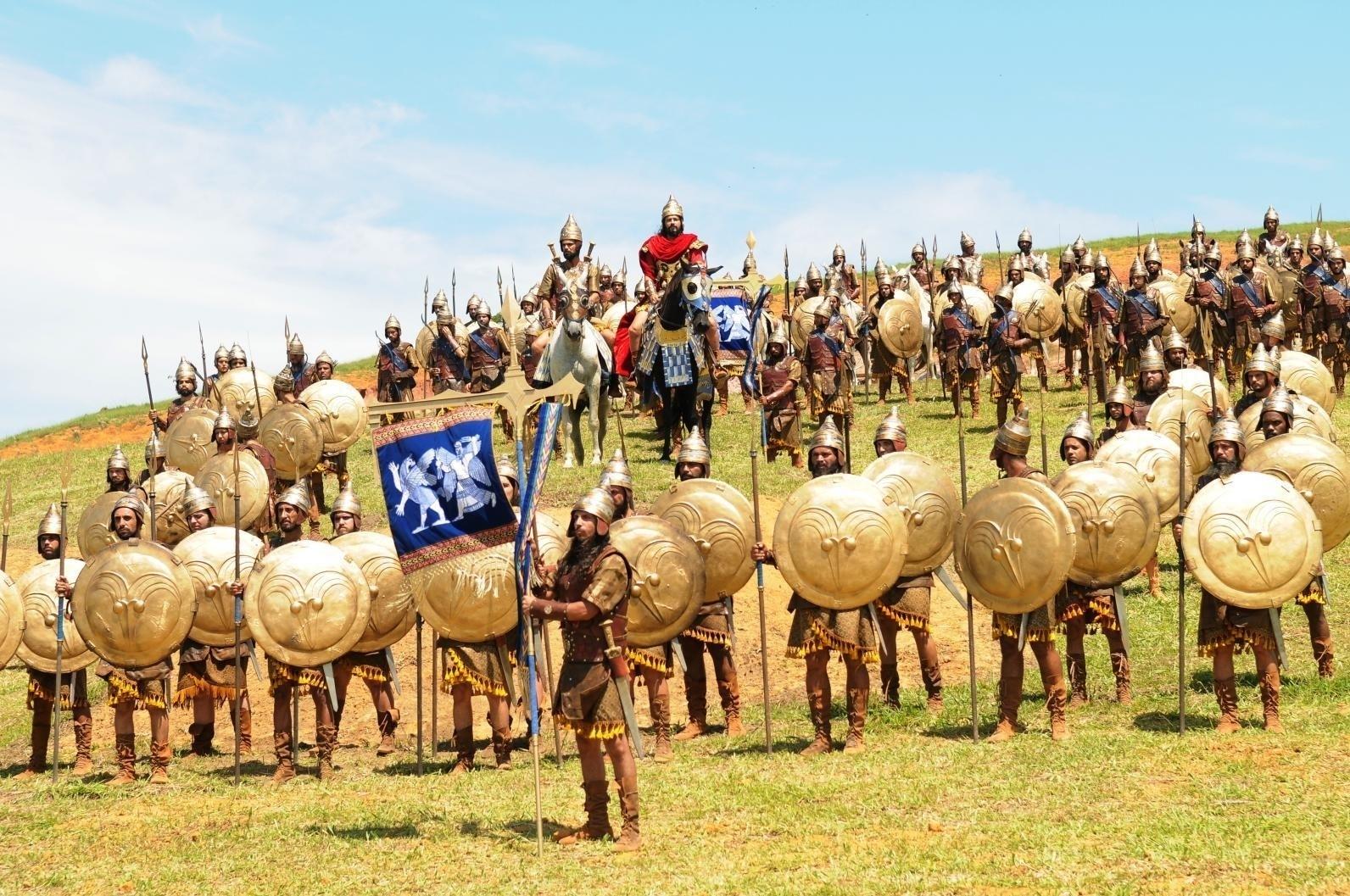 Heitor Martinez é o rei Nabucodonosor em "O Rico e Lázaro" - Munir Chatack/RecordTV
