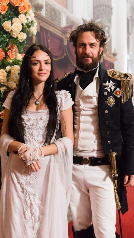 Anna (Isabelle Drummond) pede ajuda a Thomas (Gabriel Braga Nunes) para se livrar do príncipe em "Novo Mundo" - Tata Barreto/TV Globo