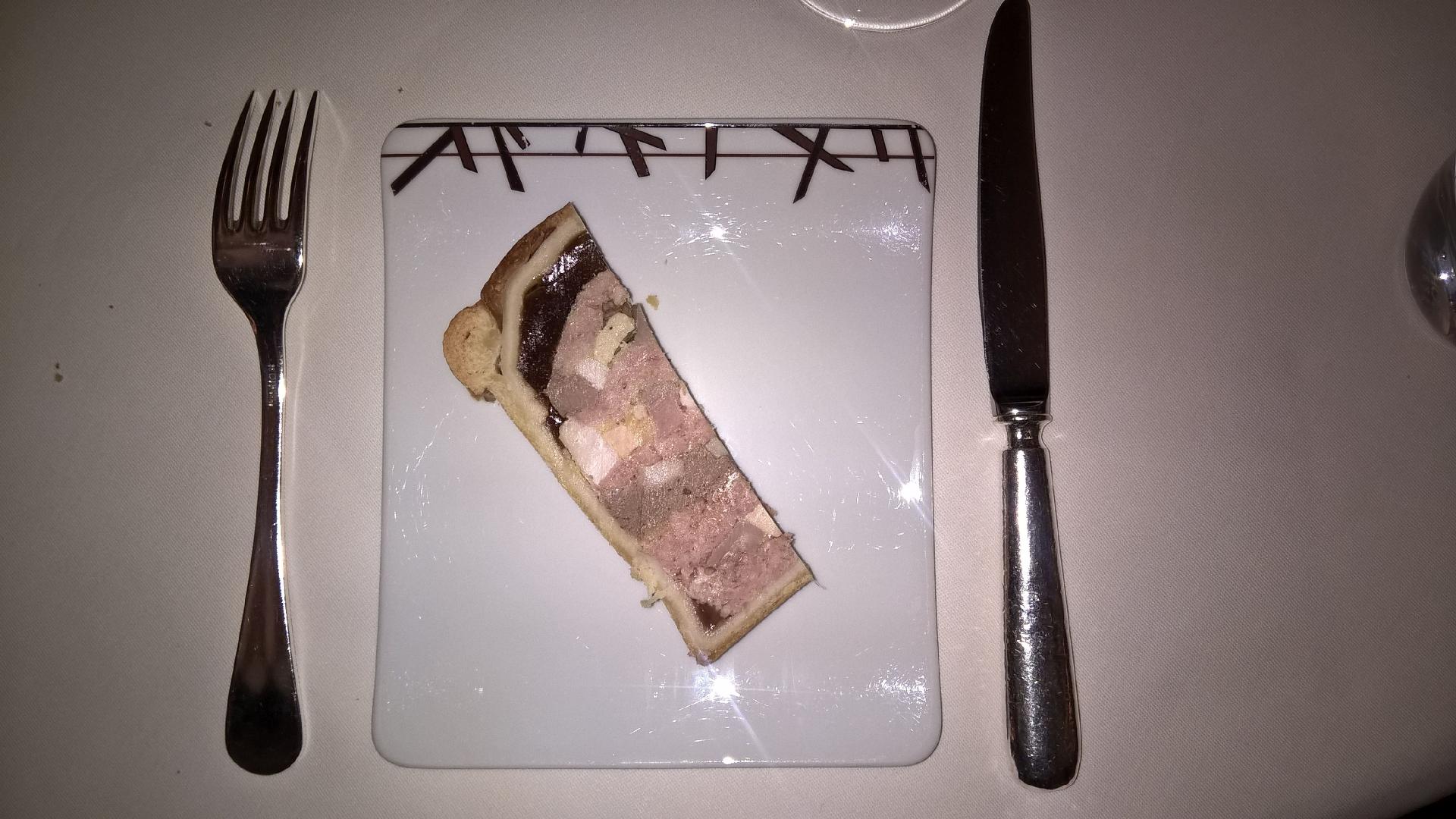 Entrada feita com embutidos do restaurante Relais Bernard Loiseau - Arquivo Pessoal