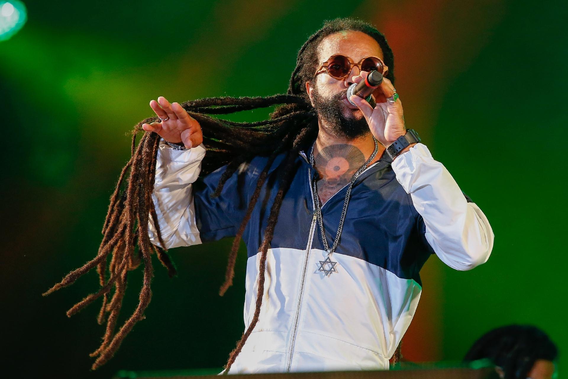 O rapper Rael agitou o Palco Sunset no segundo dia de Rock in Rio antes de receber a diva da música brasileira Elza Soares - Marco Antonio Teixeira/UOL