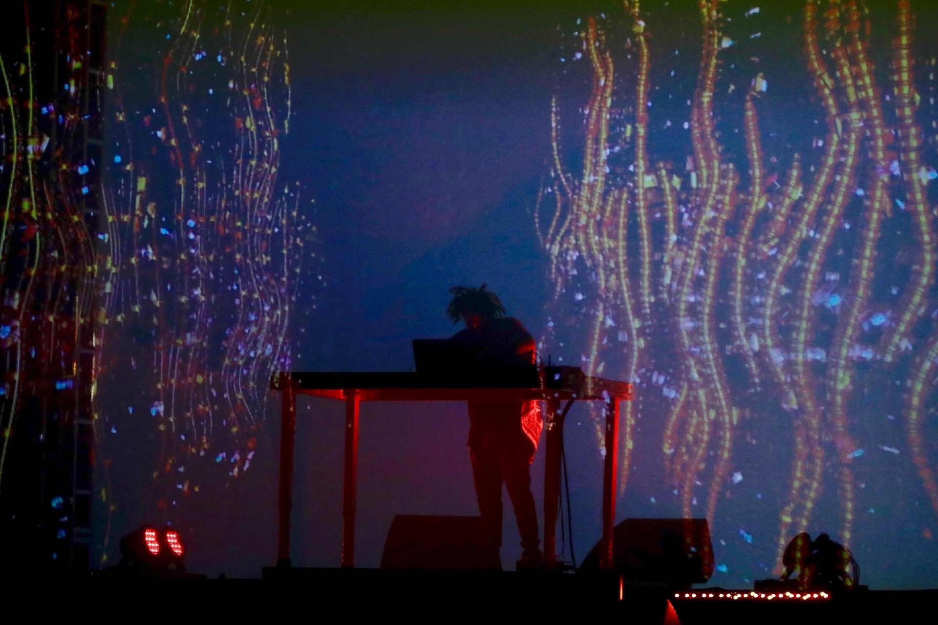 O DJ norte-americano Flying Lotus se apresenta no Soundhearts Festival, no Allianz Parque, em São Paulo - Simon Plestenjak/UOL