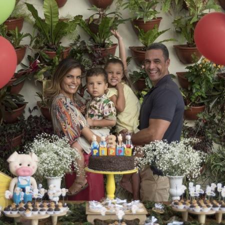Fabricio Battaglini com a então mulher Carolina Thomeu e os filhos Filippo e Betina - Renata Pitanga/Reprodução/Instagram/fabriciobattaglini - Renata Pitanga/Reprodução/Instagram/fabriciobattaglini