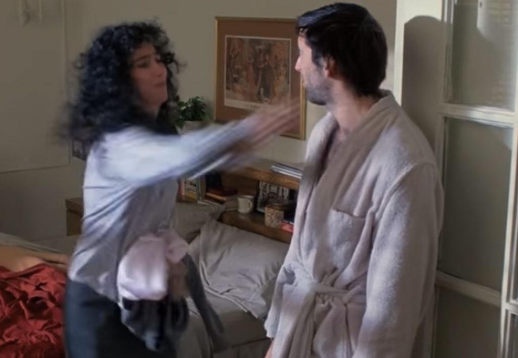 Nicolas Cage e Cher em "Feitiço da Lua" (1987) - Reprodução