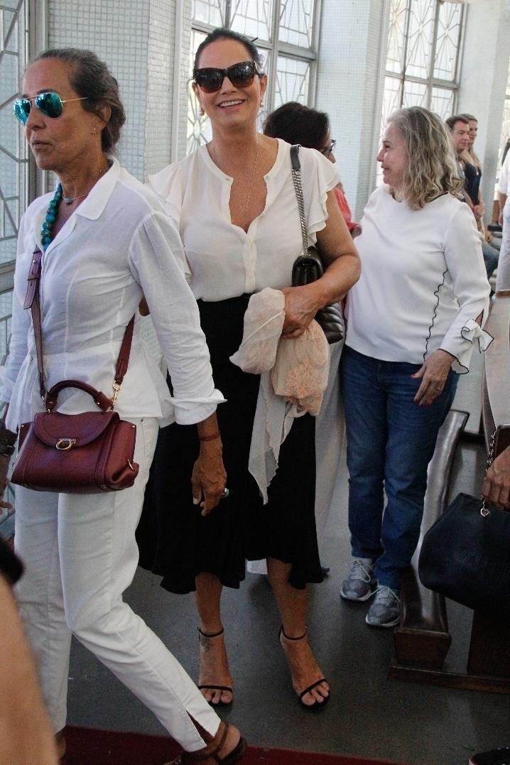 Luiza Brunet foi a velório de Gisella Amaral na igreja São José, na Lagoa - Wallace Barbosa/AgNews