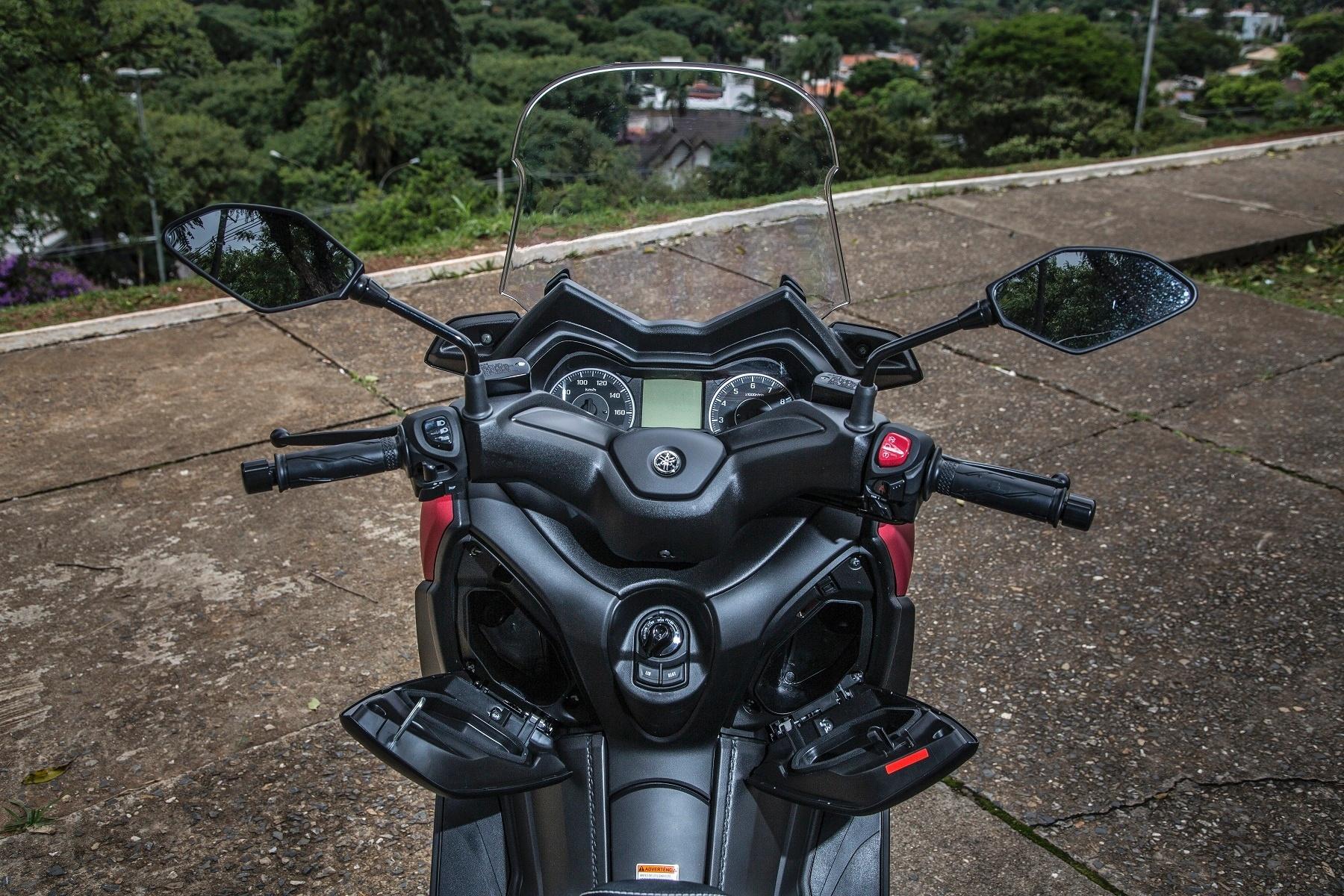 Yamaha XMax 250 - Renato Durães/Infomoto