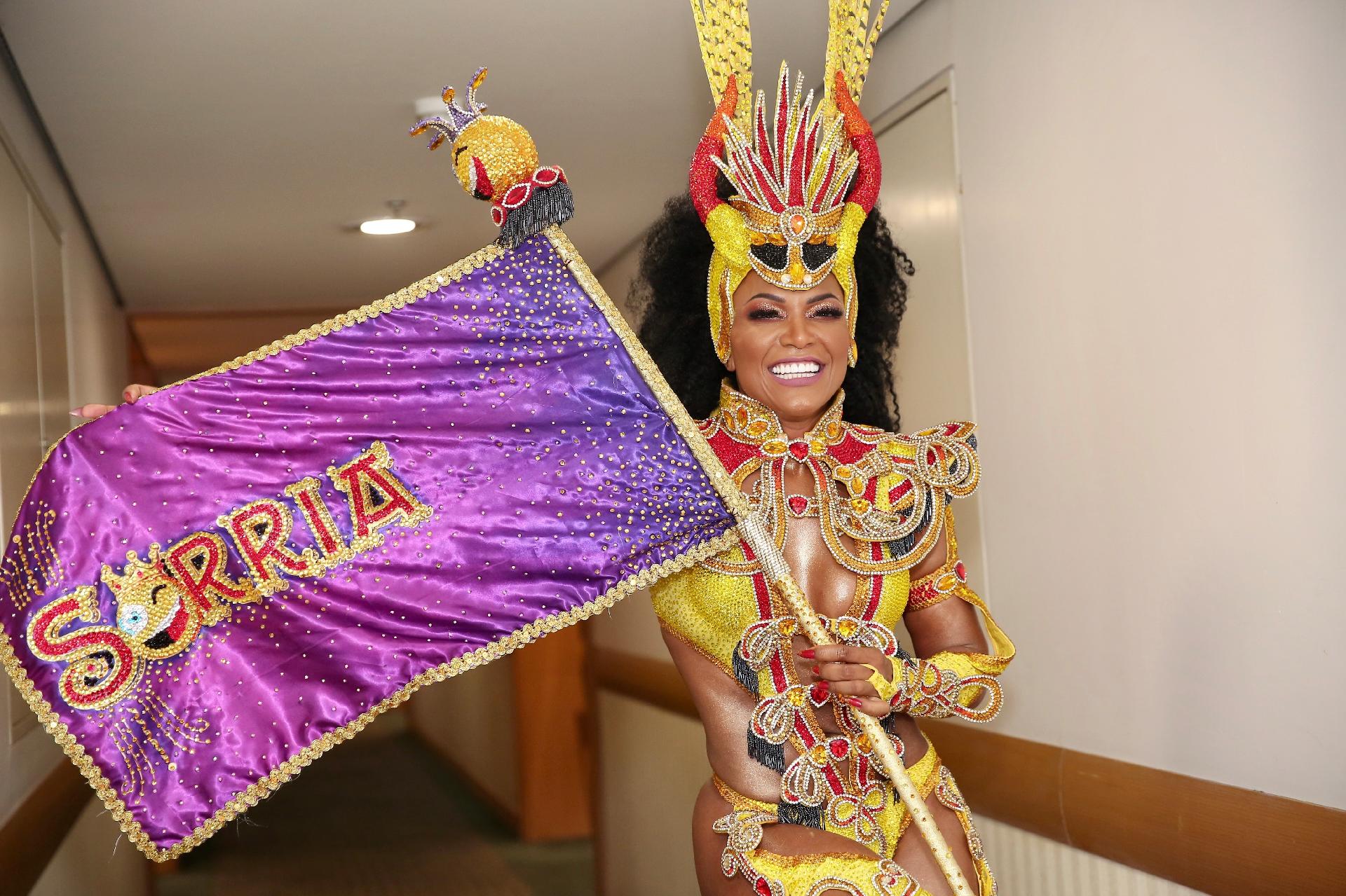 Simone Sampaio, rainha da bateria da Dragões da Real - Iwi Onodera/UOL