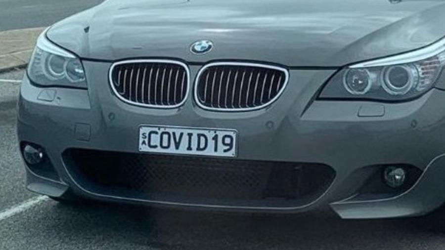 BMW com placa COVID 19 na Austrália - Repredução