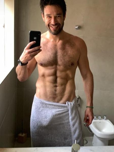 Sergio Marone chama atenção com foto só de toalha - Reprodução/Instagram