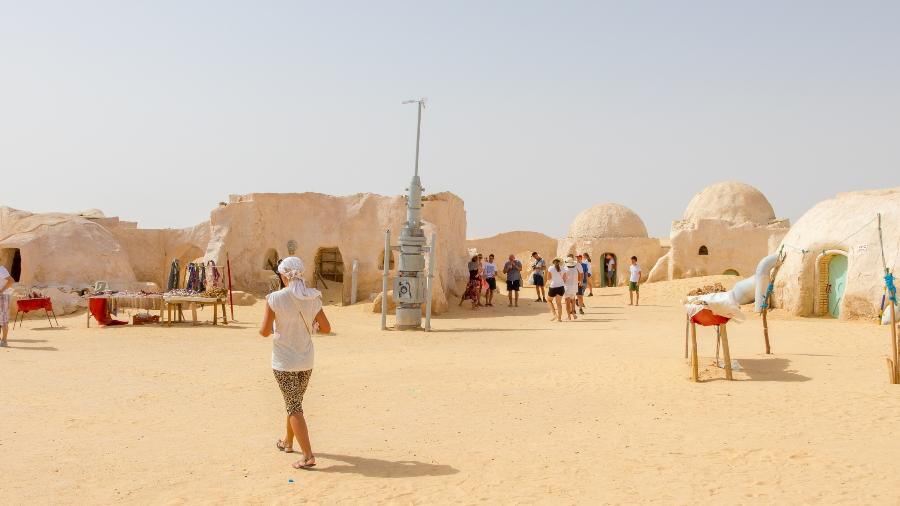 No meio do deserto do Saara, perto da cidade tunisiana de Tozeur, ainda se pode ver naves de Tatooine - Privizer/Getty Images