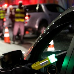 Como mudança na lei impede motorista embriagado de ter CNH apreendida
