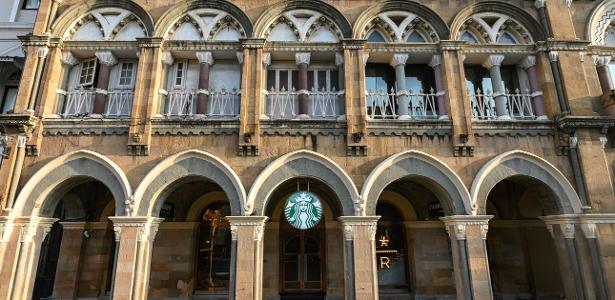 Starbucks fecha 250 lojas para voltar a crescer