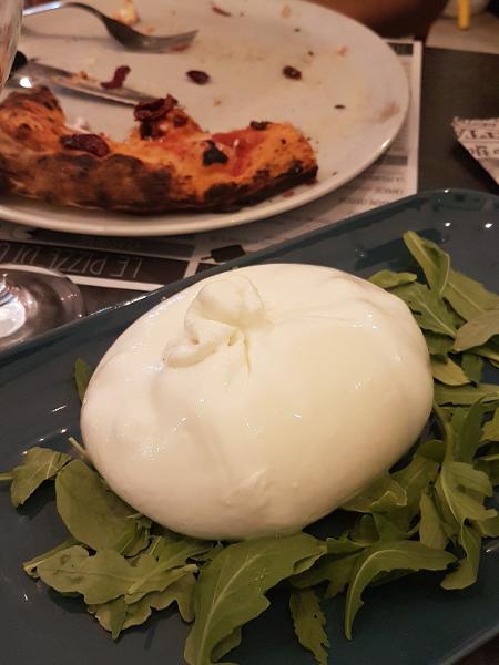 A holandesa ganhou uma burrata de despedida - Arquivo pessoal - Arquivo pessoal