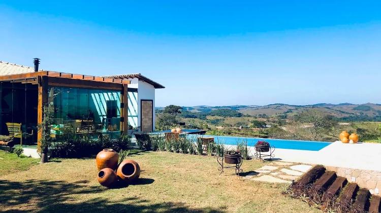 Casa com piscina em Tiradentes acomoda quatro hóspedes