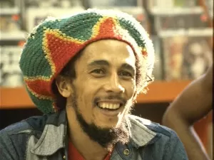 Além dos palcos e das telas: 7 vezes em que Bob Marley inspirou a moda 