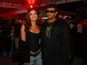 Sophie e Xamã, Nego do Borel e mais famosos curtem festival de rap no Rio