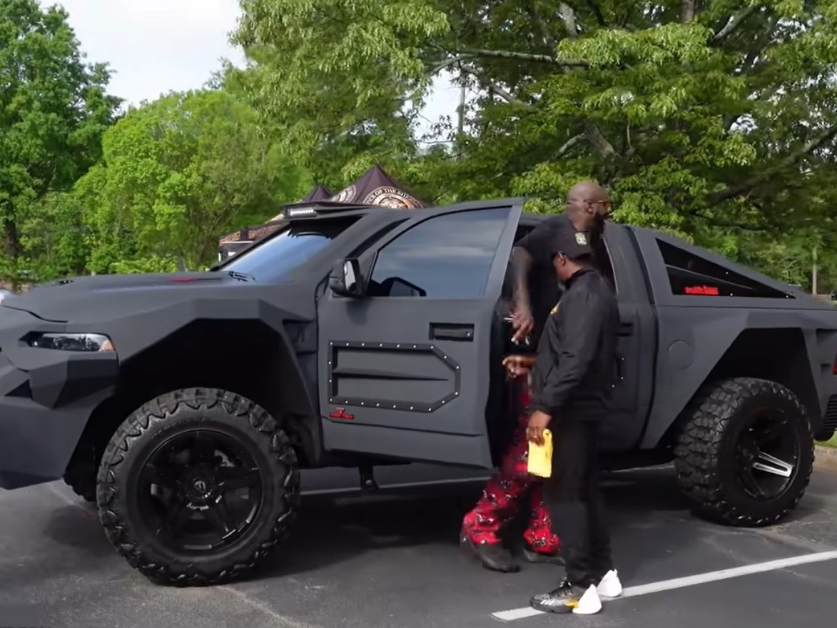 Picape do Apocalipse: como é blindado sob medida de Shaquille O'Neal