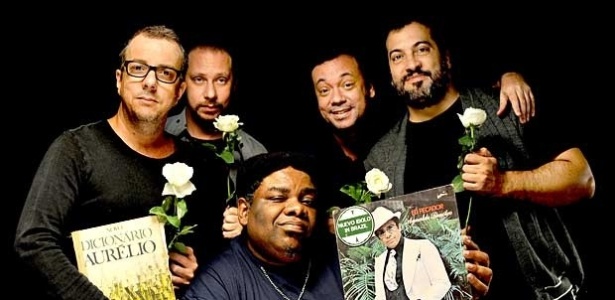 Sérgio Loroza como Agnaldo Timóteo - Divulgalção - Divulgalção