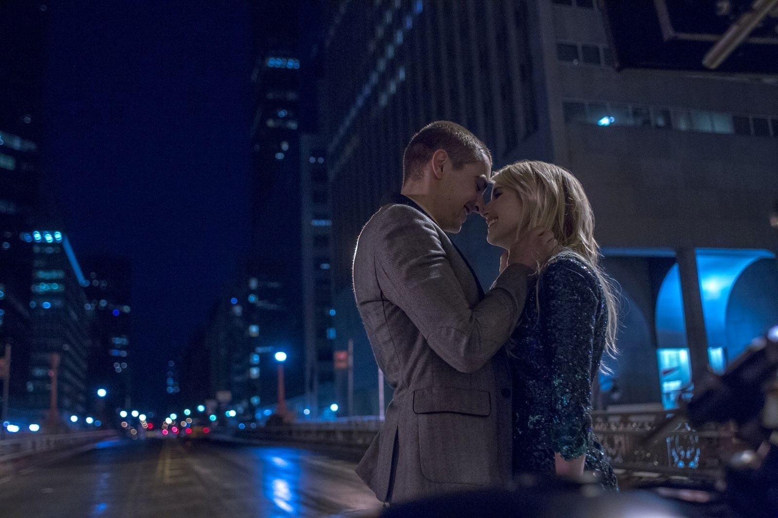 Dave Franco e Emma Roberts em cena de "Nerve - Um Jogo Sem Regras" (2016), de Ariel Schulman e Henry Joost - Divulgação
