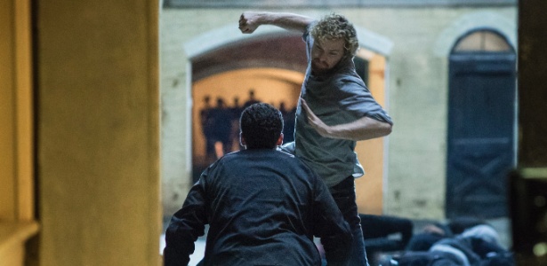 Danny Rand aparece em ação em primeira imagem de "Punho de Ferro" - Myles Aronowitz/Netflix/Divulgação