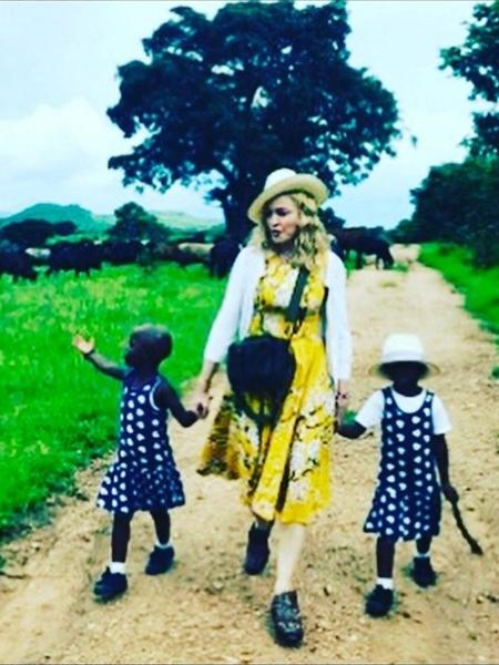 Madonna apresenta gêmeas que adotou no Malauí - Reprodução/Instagram/madonna - Reprodução/Instagram/madonna