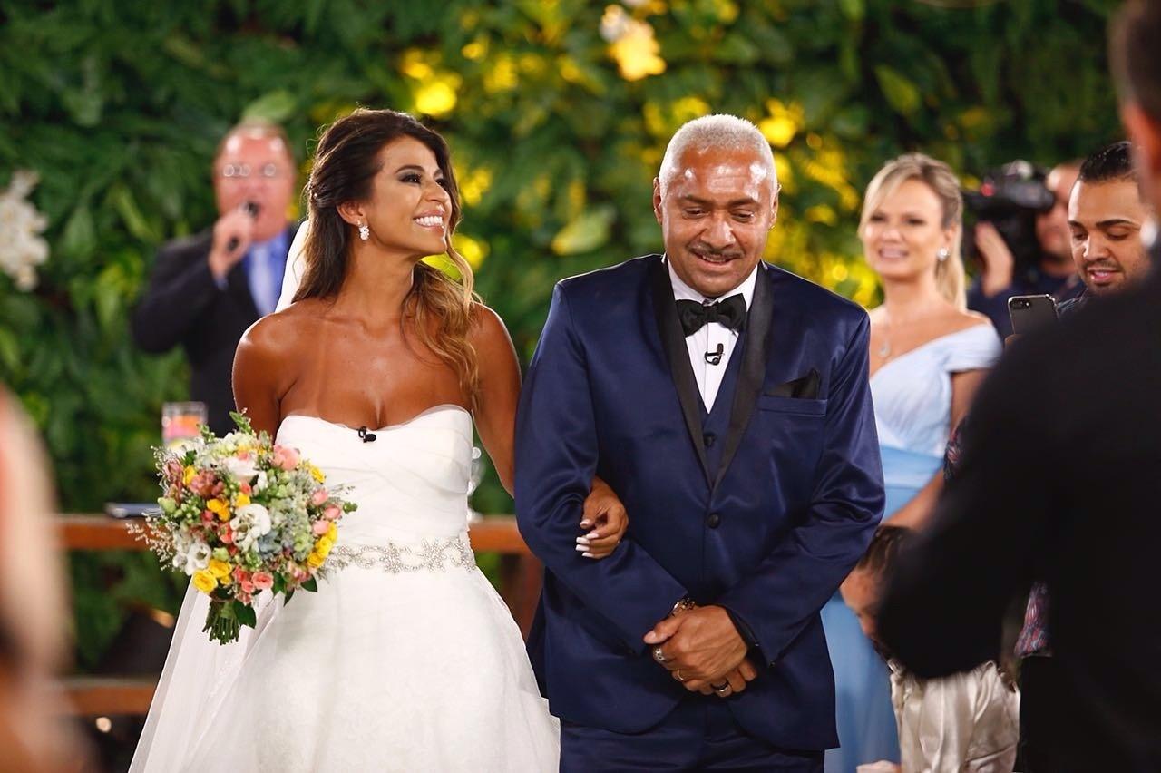 Juntos há 20 anos, Nana Magalhães e Tiririca se casam no programa "Eliana" - Divulgação/SBT