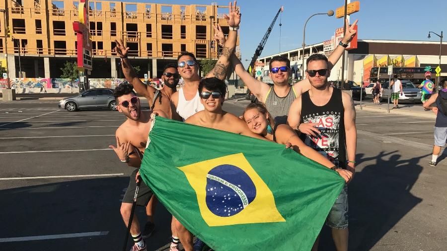 Grupo de brasileiros que a reportagem do UOL acompanhou na EDC Las Vegas - James Cimino