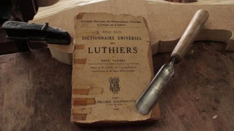 A profissão de luthier não é reconhecida no Brasil, muito embora seja um ofício com quase cinco séculos de existência - Leonardo Coelho/BBC Brasil - Leonardo Coelho/BBC Brasil