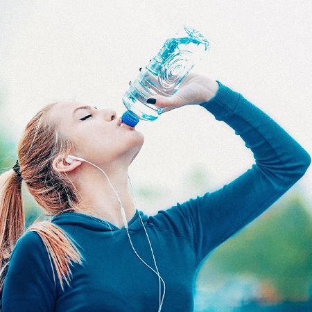 Manter boa hidratação é a primeira recomendação médica - iStock/VivaBem