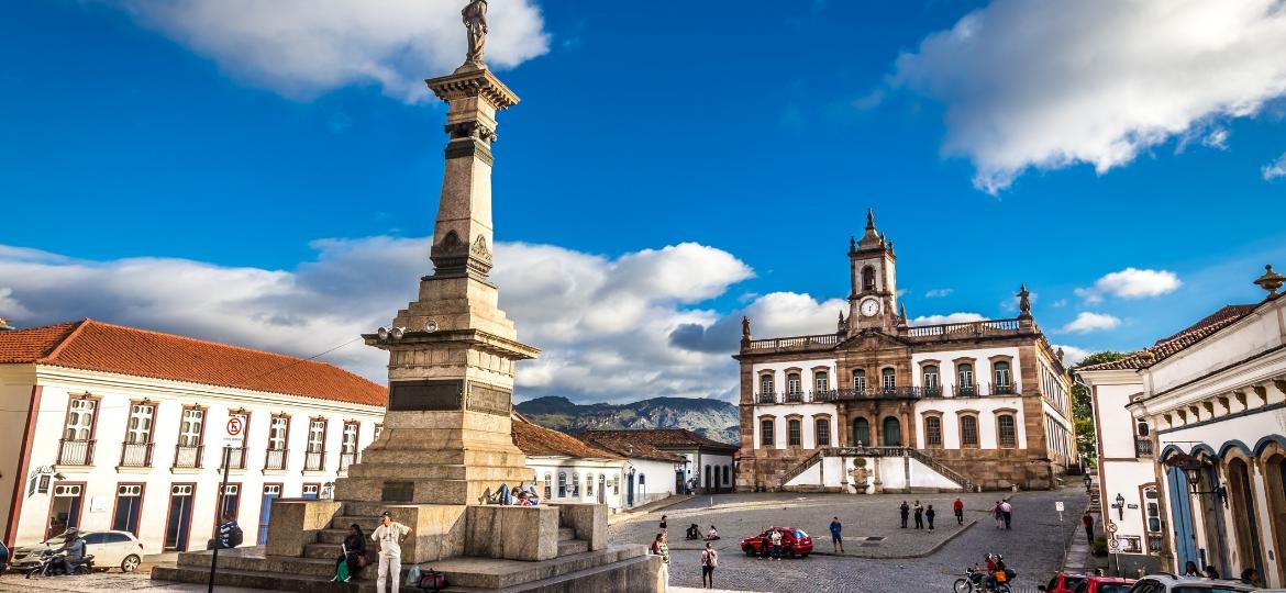 Praça Tiradentes, em Ouro Preto, que hoje também quer contar a história dos escravos - Getty Images