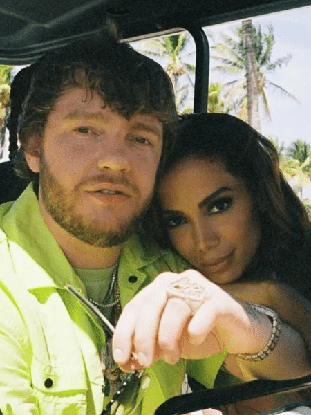 Anitta posa ao lado do namorado, Murda Beatz - Reprodução/Instagram