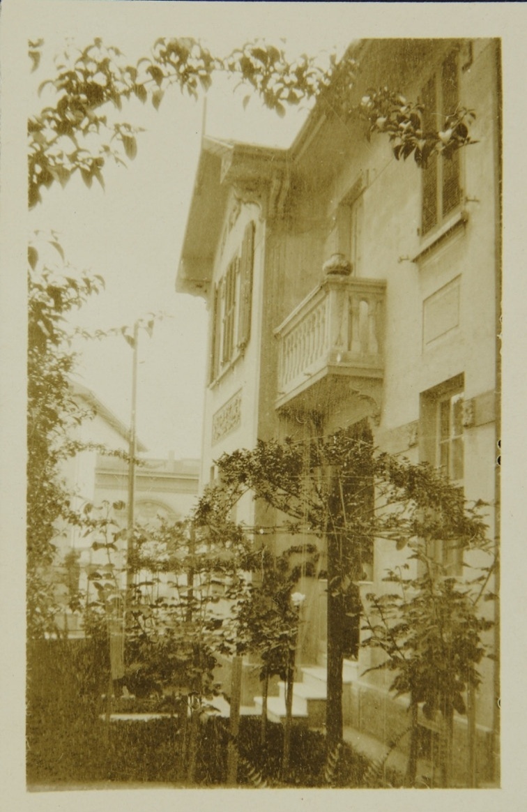 A casa de Mário de Andrade, na rua Lopes Chaves, centro de São Paulo, fotografada pelo escritor em 1927