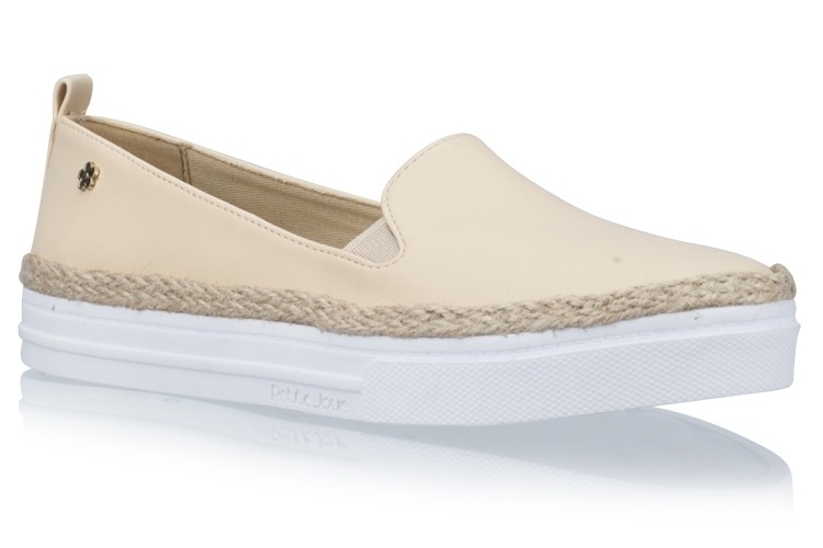 Slip-on nude com detalhe em corda, da Petite Jolie - Divulgação