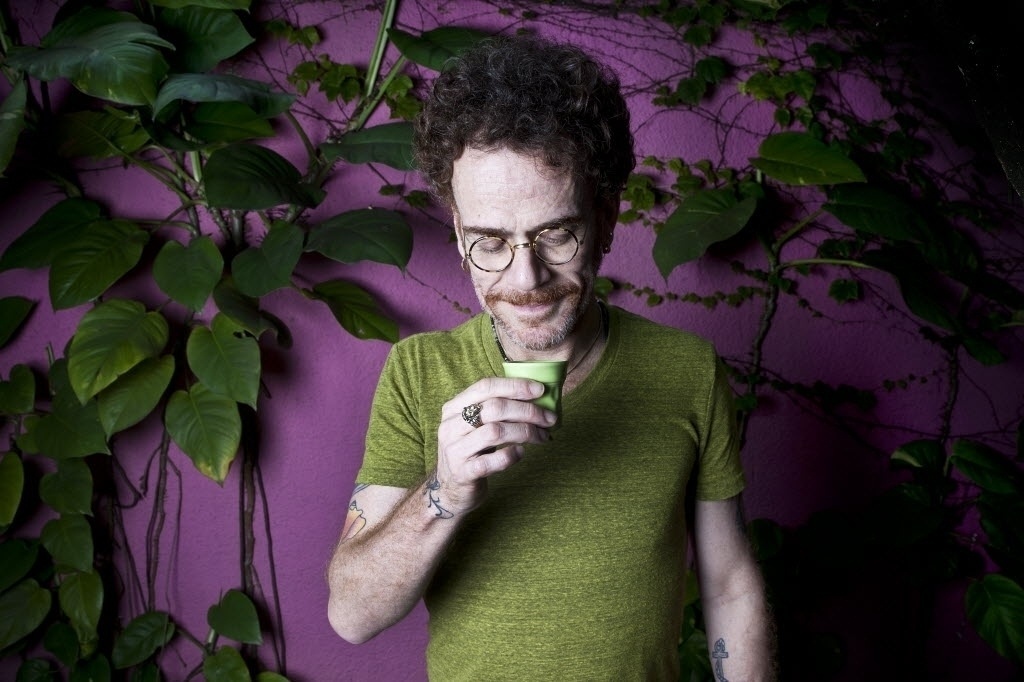 O cantor Nando Reis posa para foto em sua casa, no bairro do Pacaembu, em São Paulo - Lucas Lima/UOL