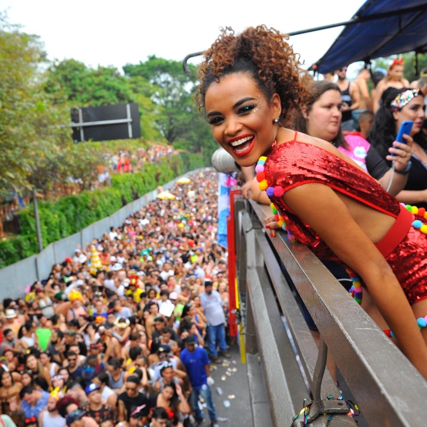 Lotado, bloco Chá do Rouge arrebata fãs e foliões em São Paulo - Samuel Chaves/Brazil News