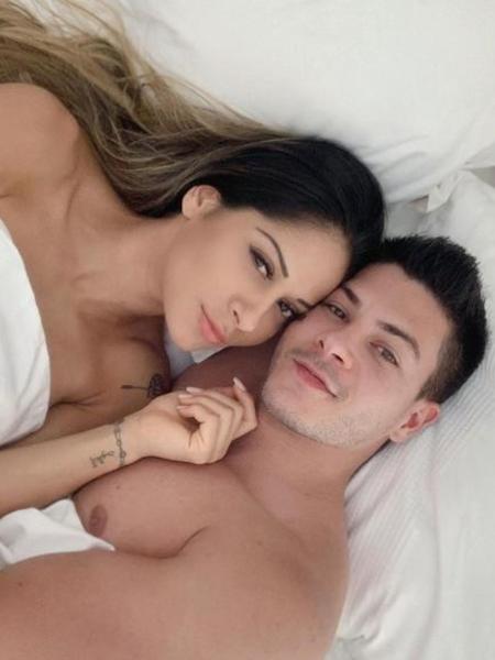 Mayra Cardi e Arthur Aguiar ainda dormem na mesma cama - Reprodução/Instagram - Reprodução/Instagram