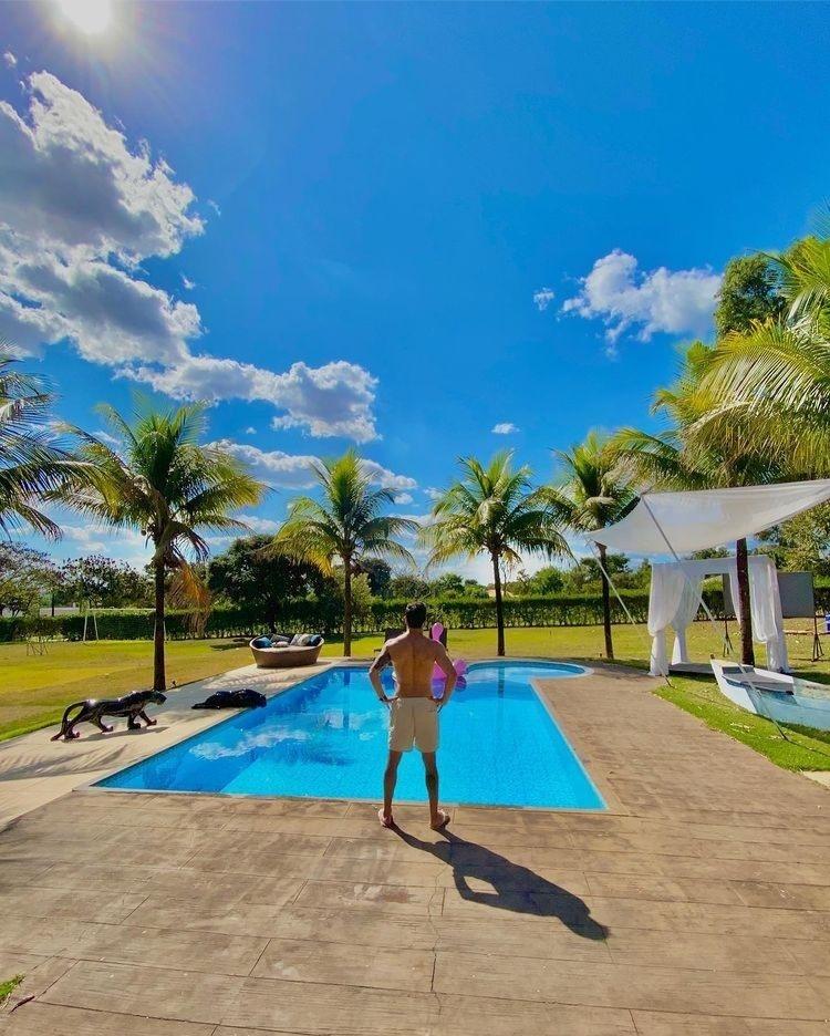 Piscina da mansão do sertanejo Rodolffo, do "BBB 21", em Goiânia