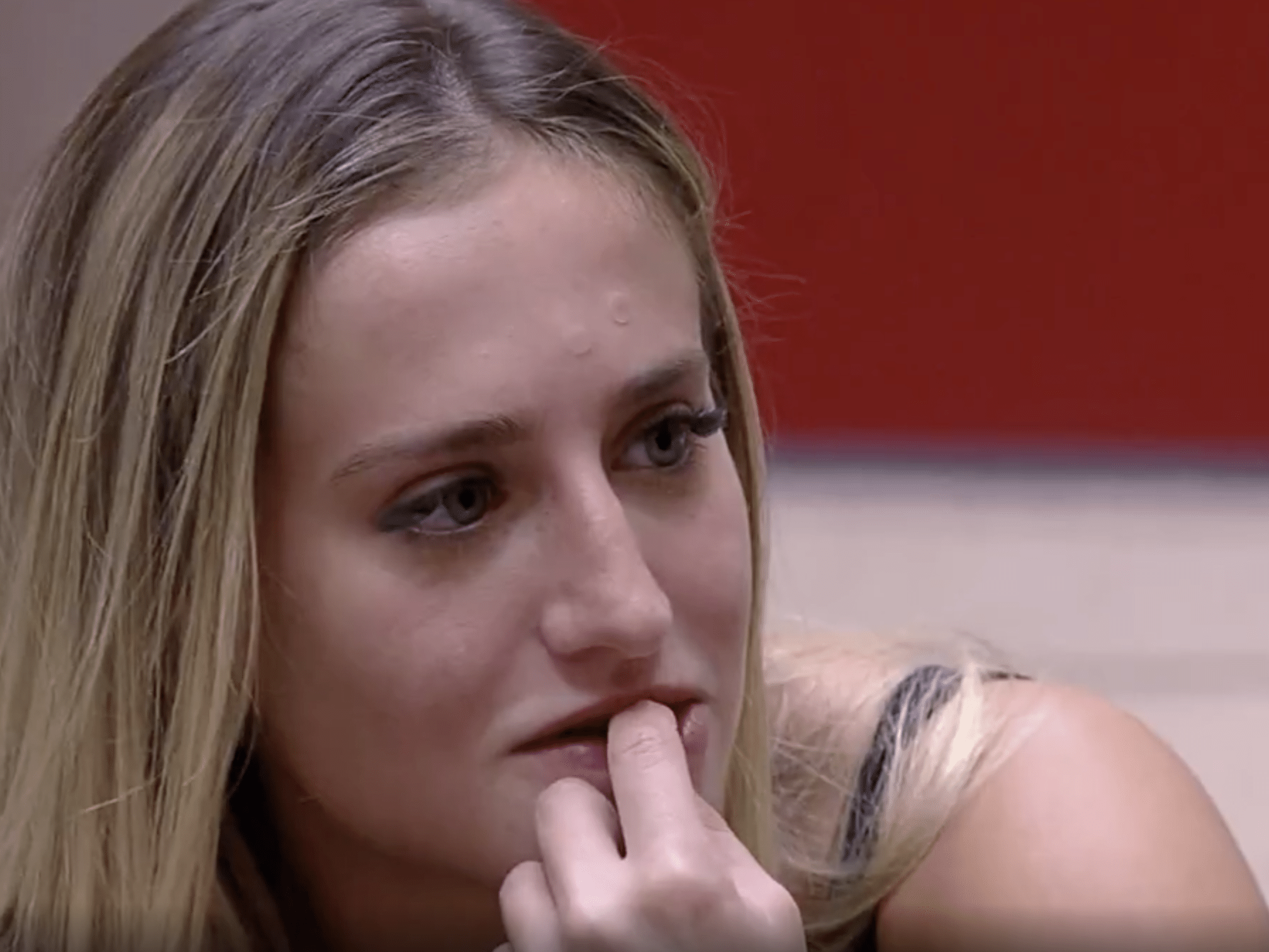 Bruna confessa chateação com Larissa: 'Tô ligada na sua'