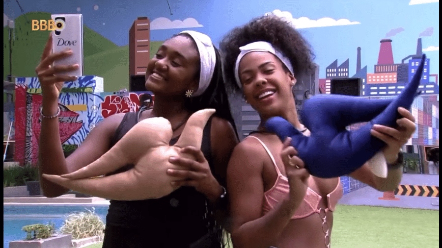 BBB 23: Sarah Aline e Marvvila se divertem fazendo fotos - Reprodução/Globoplay