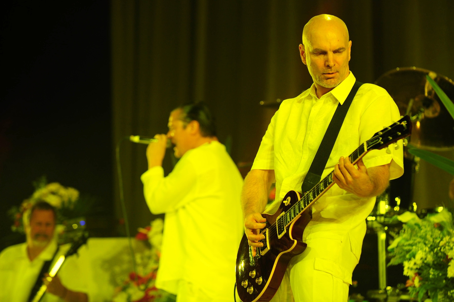 24.set.2015 - A banda Faith No More se apresenta no espaço das Américas em São Paulo, na noite desta quinta-feira, com a formação clássica: Mike Patton nos vocais, Billy Gould no baixo, Roddy Bottum nos teclados, Mike Bordin na bateria e Jon Hudson na guitarra - Junior Lago/UOL