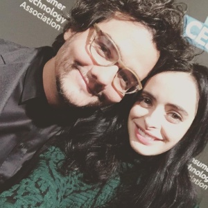 Krysten Ritter e Wagner Moura em evento do Netflix - Reprodução/Facebook/Krysten Rytter - Reprodução/Facebook/Krysten Rytter
