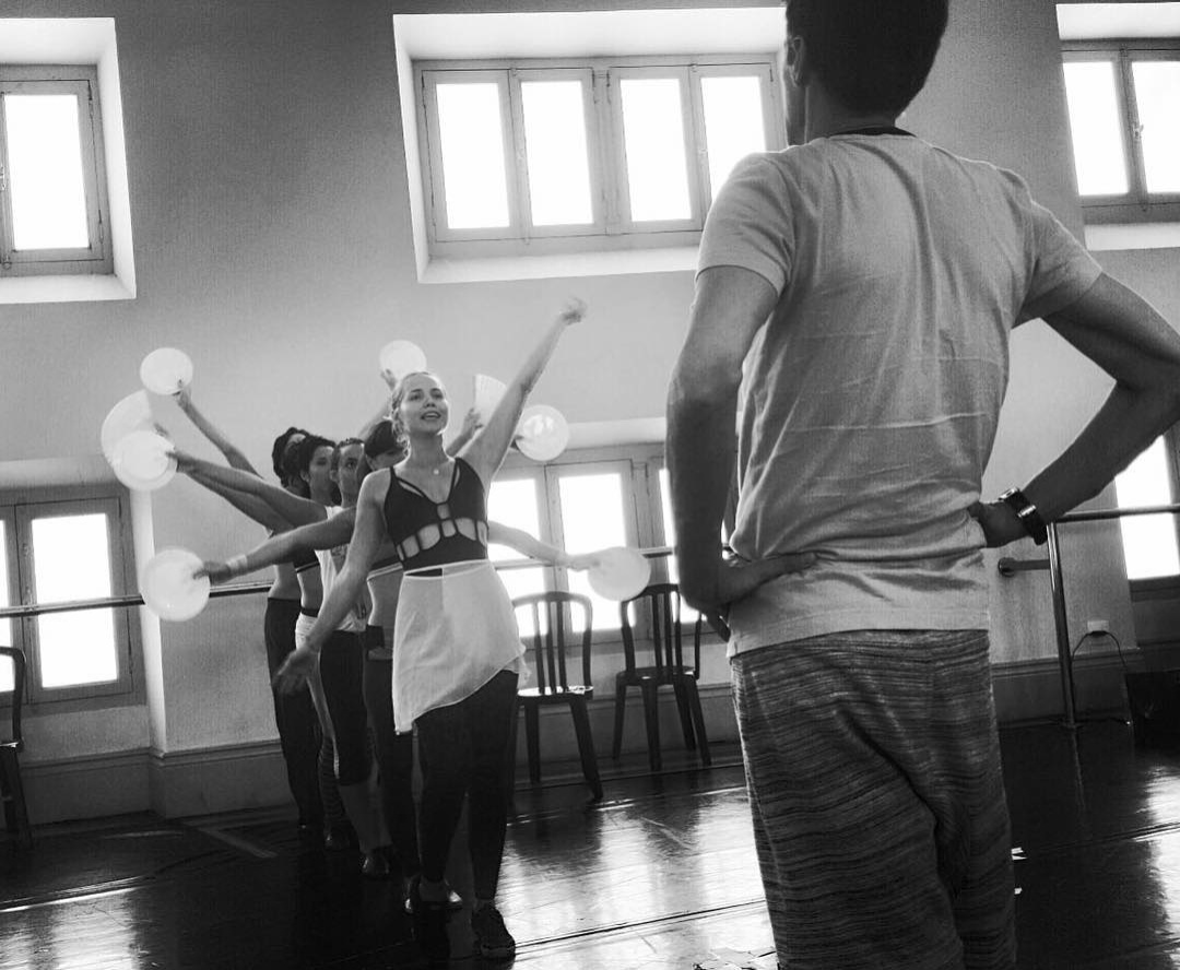 5.fev.2016 - Leticia Colin faz preparação para o filme "Os Saltimbancos Trapalhões 2 - Rumo a Hollywood" - Reprodução/Instagram/leticia_colin_